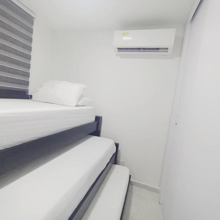 A 20 min CC Vista vista con patio fácil acceso - Two-Bedroom Apartment - 20