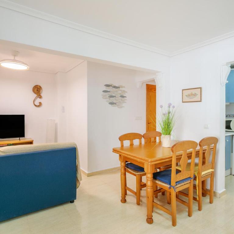 La casita amarilla - Three-Bedroom House - 16