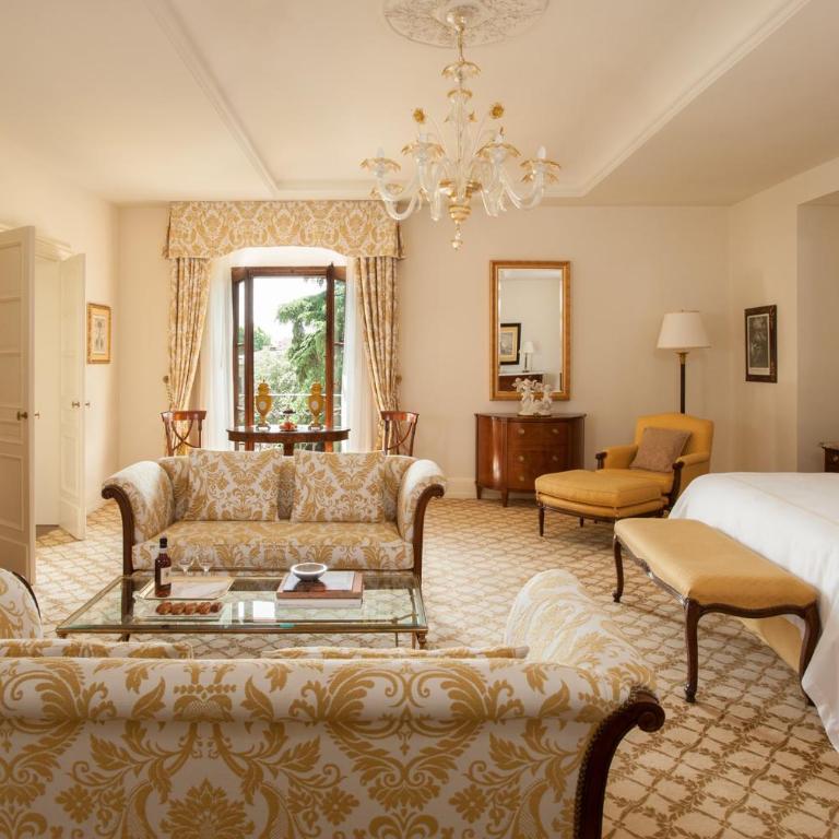 Four Seasons Hotel Firenze - Deluxe Executive Suite with King Bed - 4