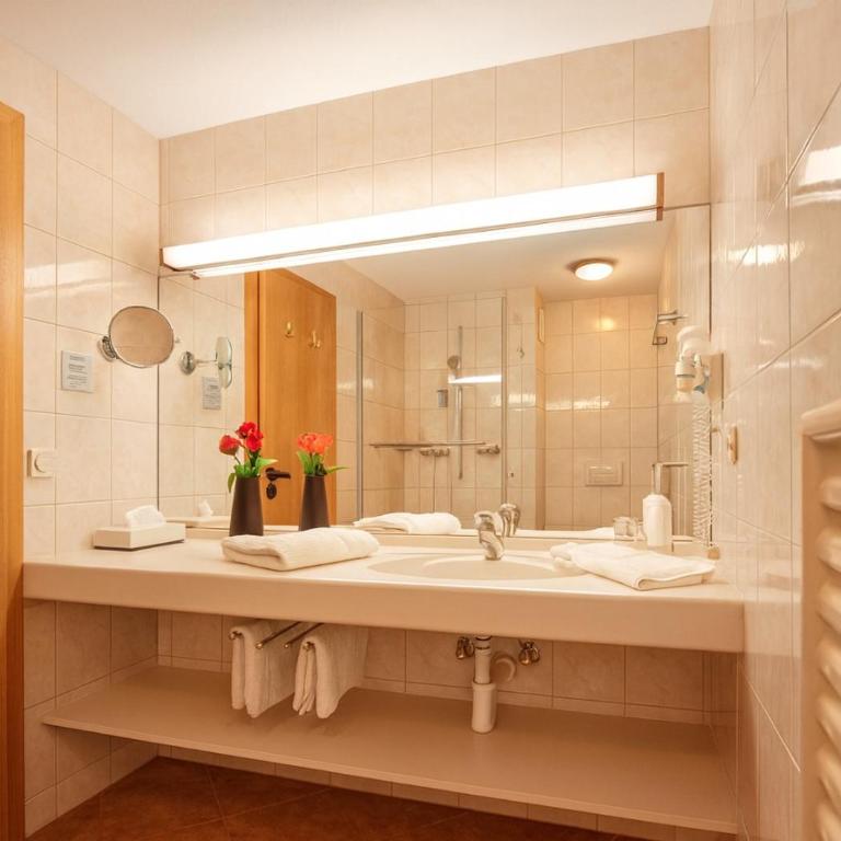 Alpin Sporthotel Bündnerhof - Superior Doppelzimmer mit Südbalkon - 15