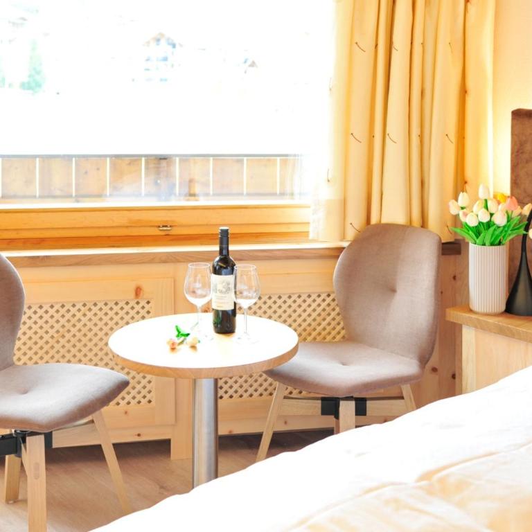 Alpin Sporthotel Bündnerhof - Superior Doppelzimmer mit Südbalkon - 7