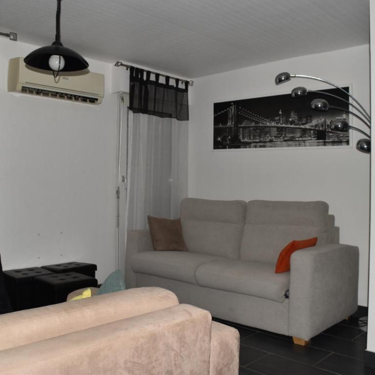 Grand studio avec ascenseur, parking et terrasse - Estudio con sofá cama - 7