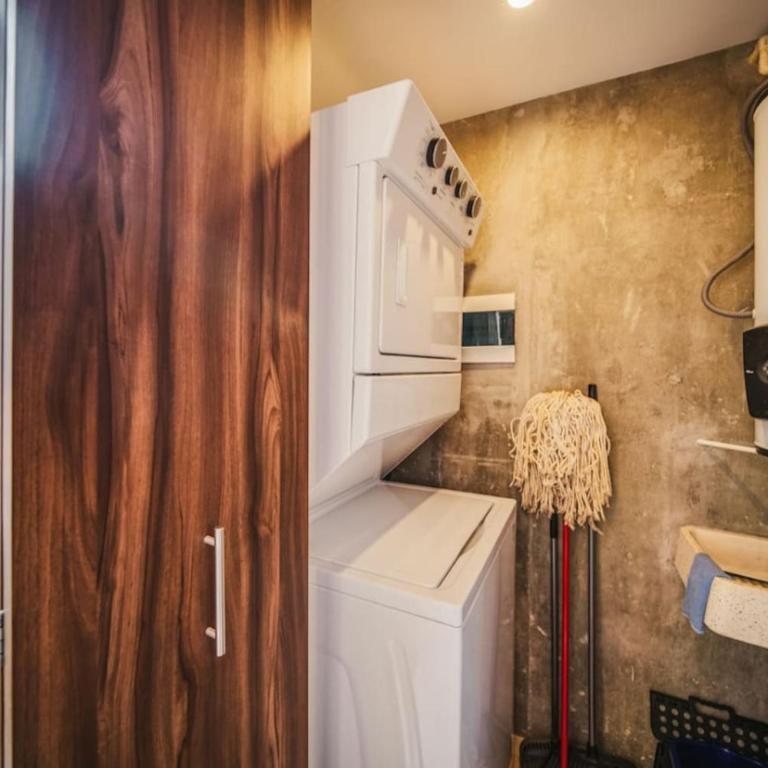 Nuju Rentals - Luxury Apartments with Pool Jacuzzi and Sauna - Deluxe One-Bedroom Apartment - 54