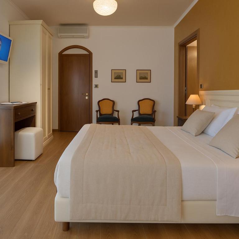 Termini Beach Hotel & Suites - Camera Matrimoniale con Balcone e Vista Mare - 3