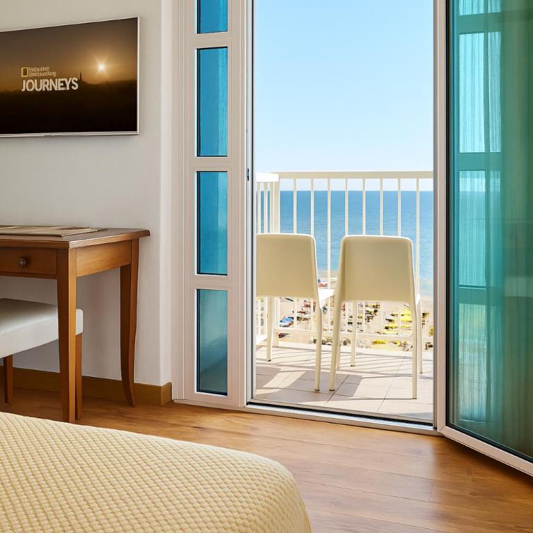 Termini Beach Hotel & Suites - Camera Matrimoniale con Balcone e Vista Mare - 1