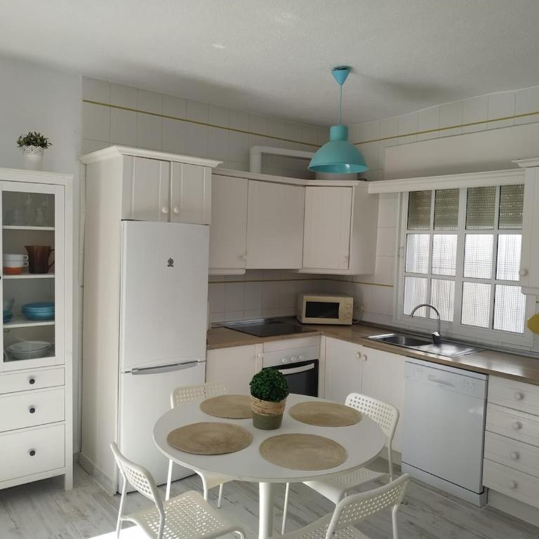 Adosado primera linea de playa - Three-Bedroom House - 2