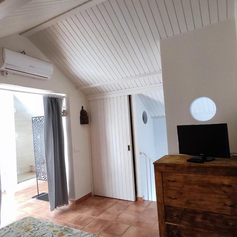 Adosado primera linea de playa - Three-Bedroom House - 5