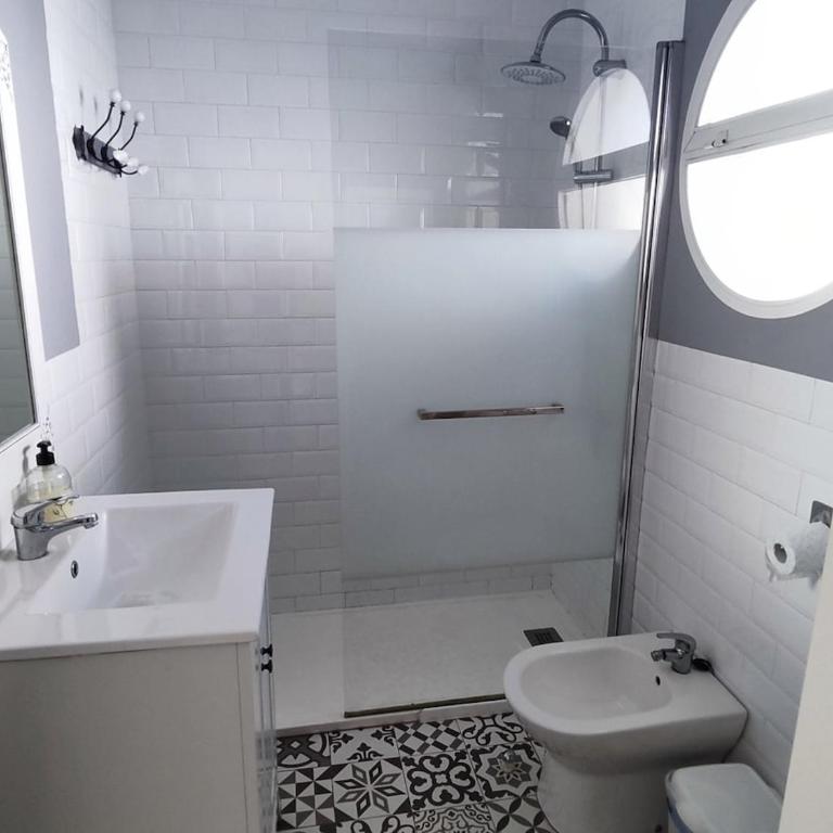 Adosado primera linea de playa - Three-Bedroom House - 12