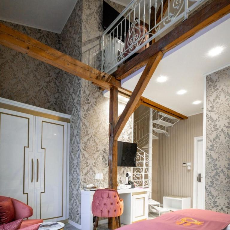 Queen Hotel - Porodični Studio - 1