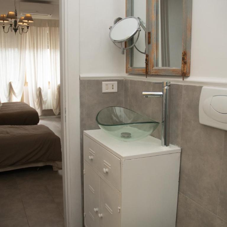 Vatican Rooms - Camera Tripla con Bagno Privato - 9