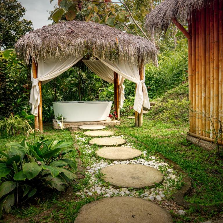 Glamping Las Palmas Finca - Deluxe Suite with Spa Bath - 4