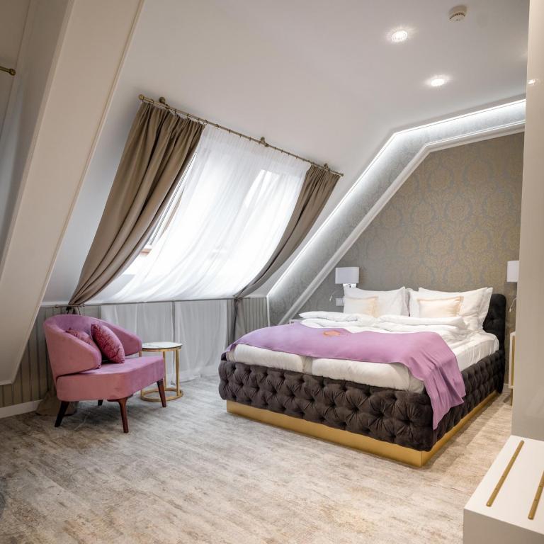 Queen Hotel - Superior Dvokrevetna Soba sa Bračnim Krevetom - 7