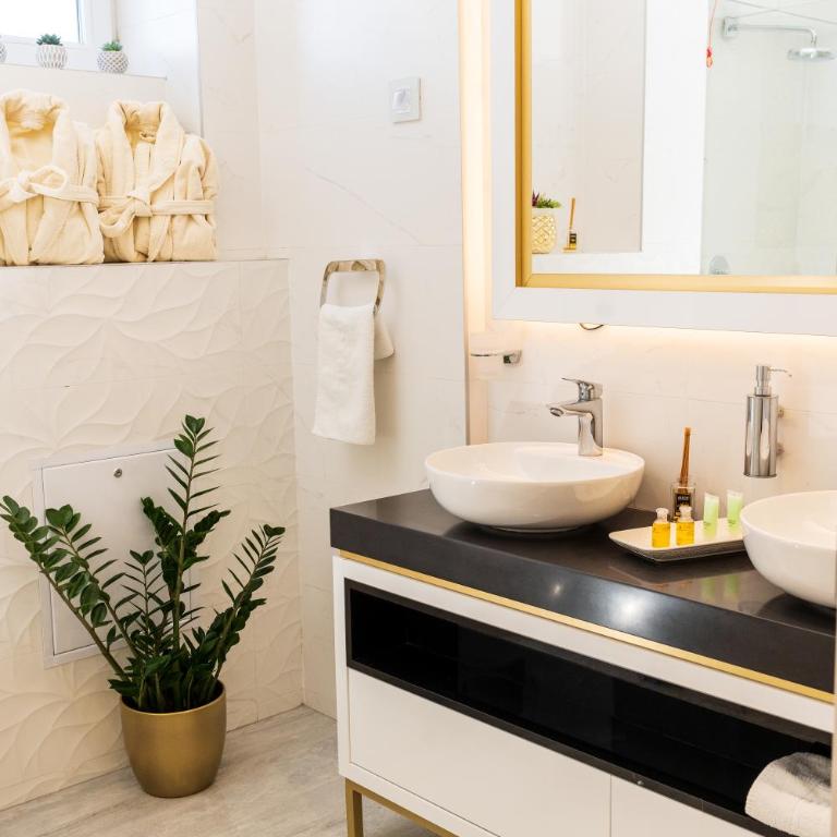 Queen Hotel - Apartman Tipa "Suite" - 9