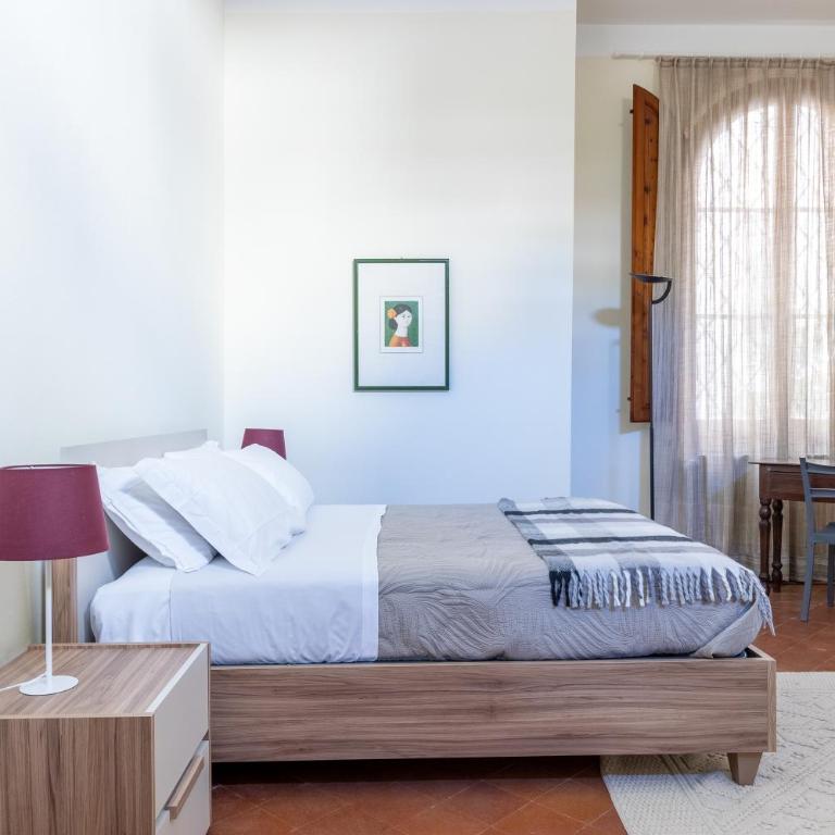 GuestHost - Central Apartment with Private Garden! - One-Bedroom Apartment - 3