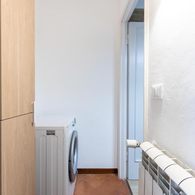 GuestHost - Central Apartment with Private Garden! - One-Bedroom Apartment - 16