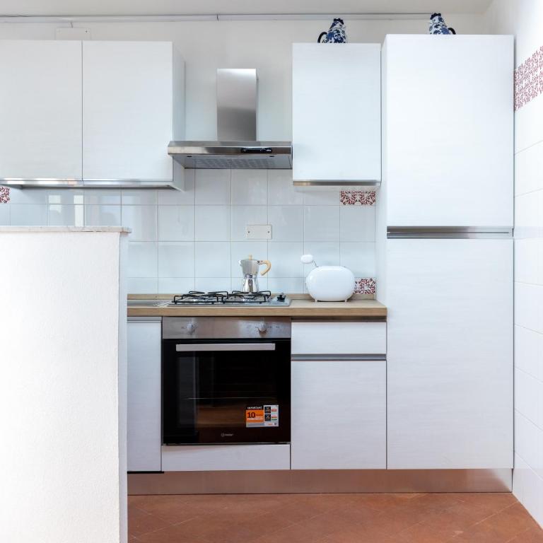 GuestHost - Central Apartment with Private Garden! - One-Bedroom Apartment - 14