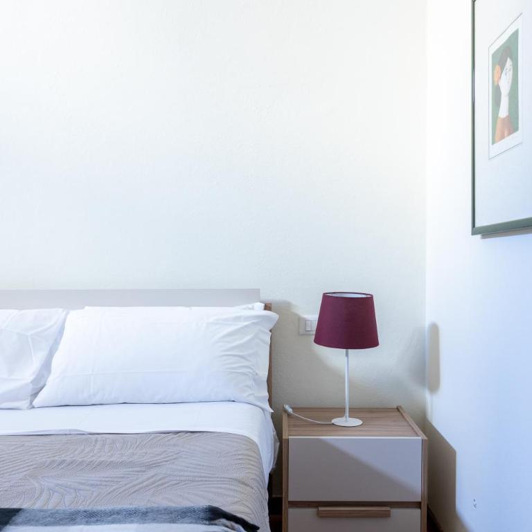 GuestHost - Central Apartment with Private Garden! - One-Bedroom Apartment - 20