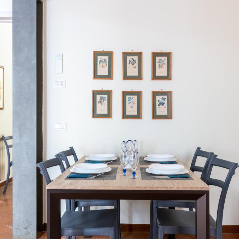 GuestHost - Central Apartment with Private Garden! - One-Bedroom Apartment - 11