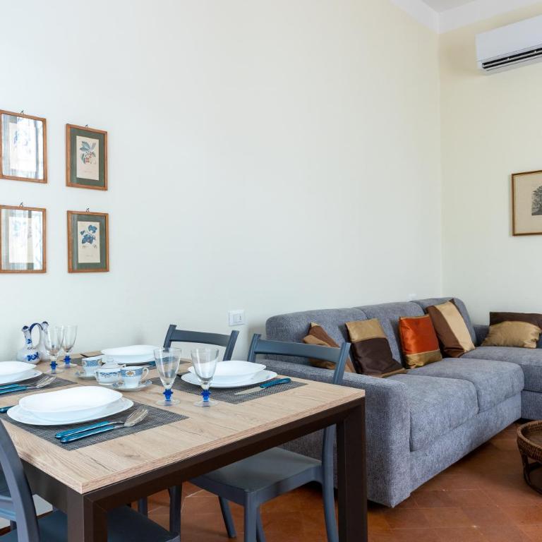 GuestHost - Central Apartment with Private Garden! - One-Bedroom Apartment - 8