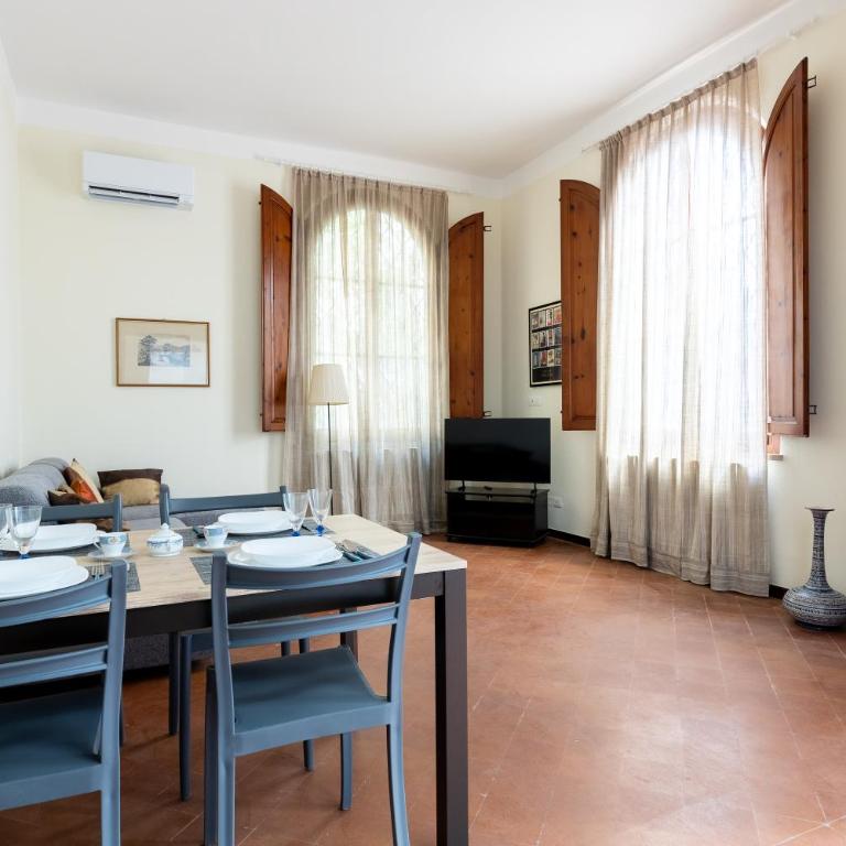 GuestHost - Central Apartment with Private Garden! - One-Bedroom Apartment - 12