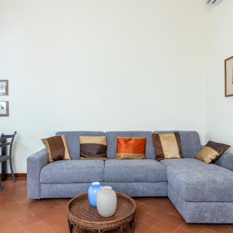GuestHost - Central Apartment with Private Garden! - One-Bedroom Apartment - 7