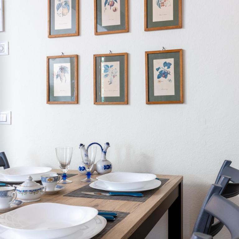 GuestHost - Central Apartment with Private Garden! - One-Bedroom Apartment - 9