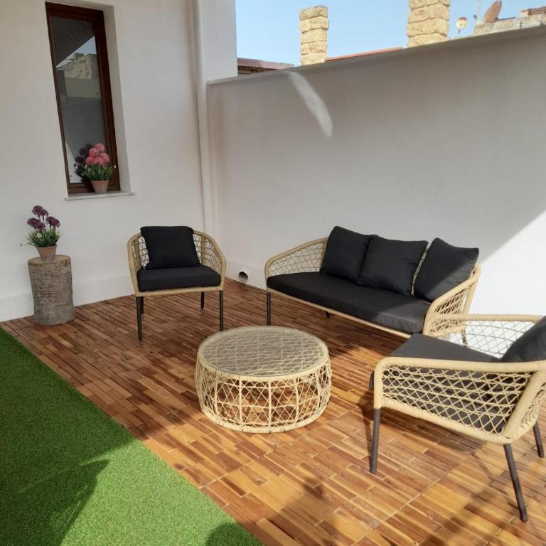 I Faraglioni Comfort Rooms - Casa Vacanze con 3 Camere da Letto - 3