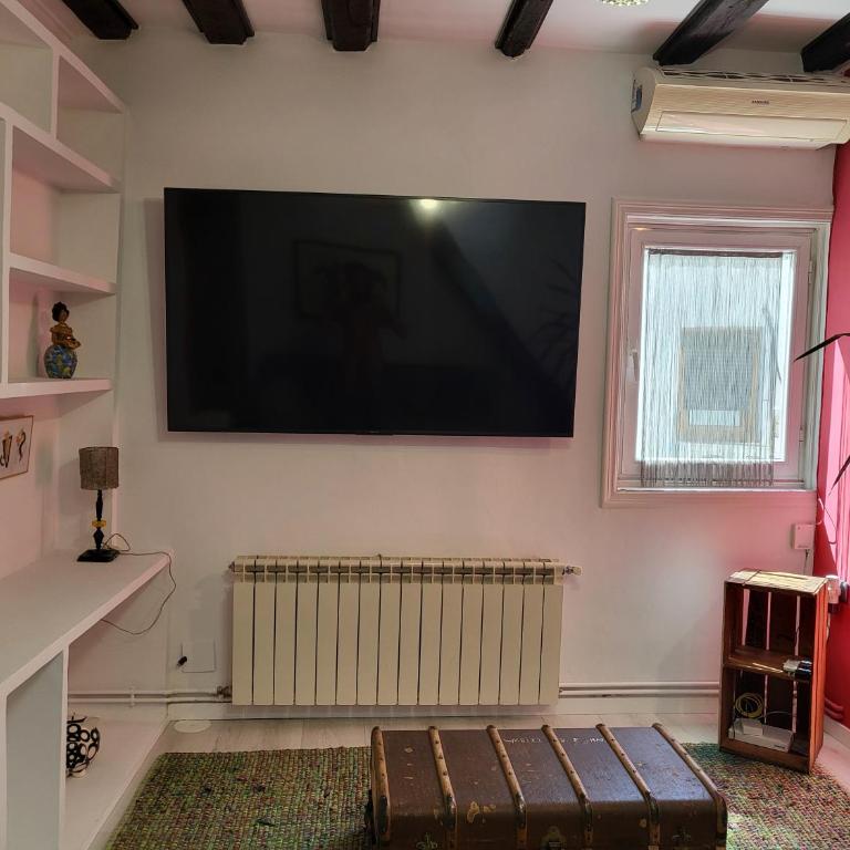 Lovely Loft Apartment Madrid Center - Two-Bedroom Apartment - 8