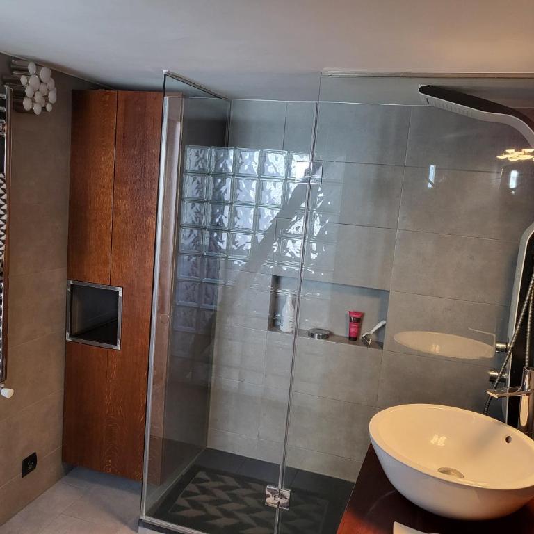 Lovely Loft Apartment Madrid Center - Two-Bedroom Apartment - 22