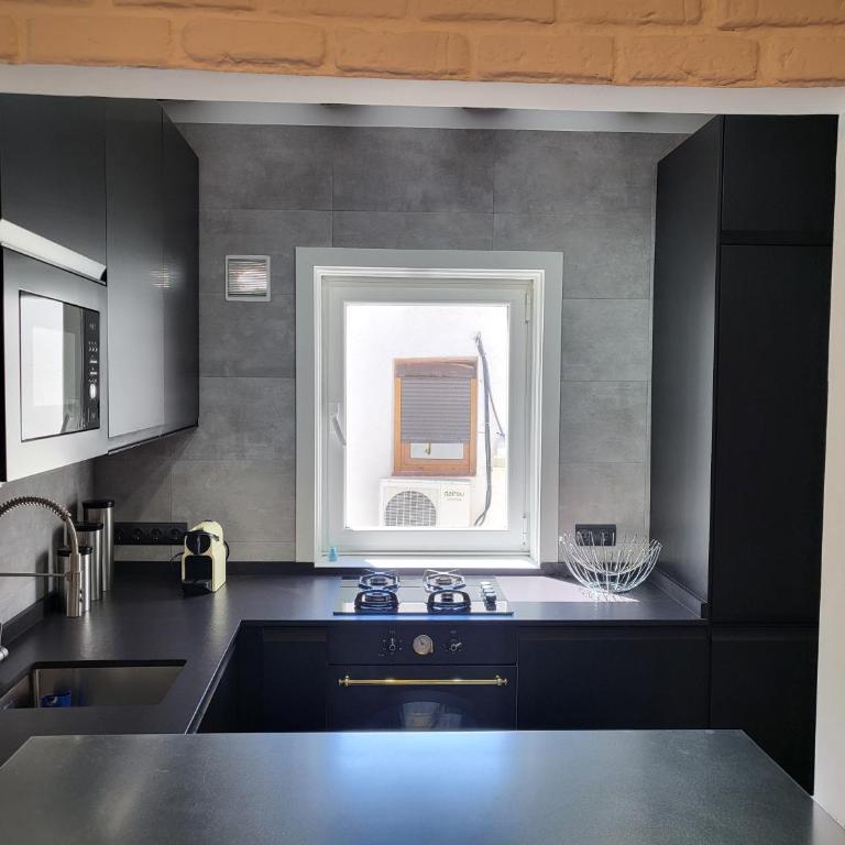 Lovely Loft Apartment Madrid Center - Two-Bedroom Apartment - 11