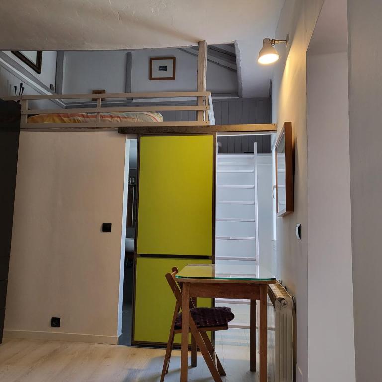 Lovely Loft Apartment Madrid Center - Two-Bedroom Apartment - 20