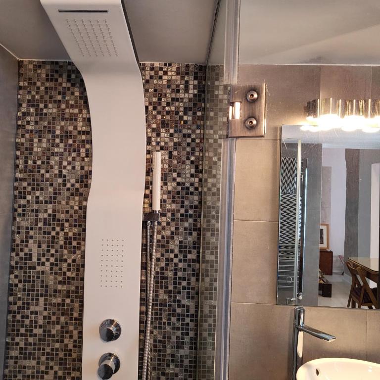 Lovely Loft Apartment Madrid Center - Two-Bedroom Apartment - 29