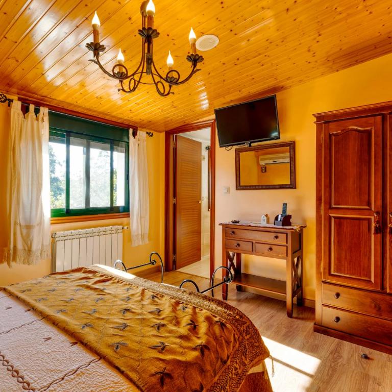 Casa Rural Os Carballos - Habitación Doble con bañera de hidromasaje - 4