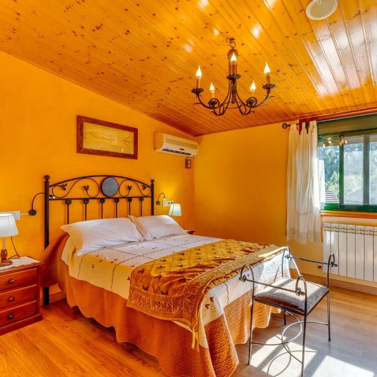 Casa Rural Os Carballos - Habitación Doble con bañera de hidromasaje - 3