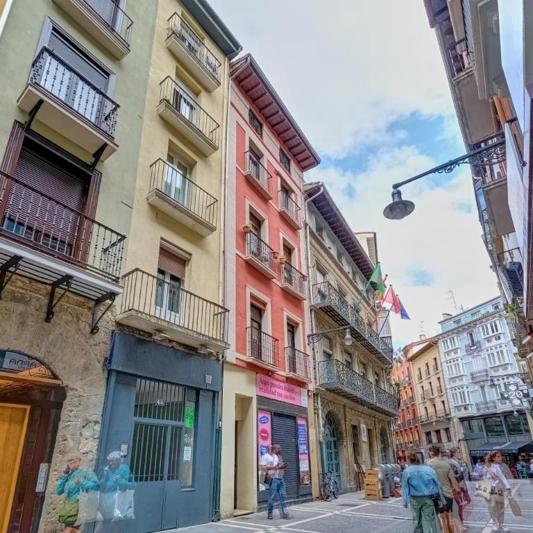 Heart of Pamplona Apartments II by clabao - Apartment with Balcony - 39