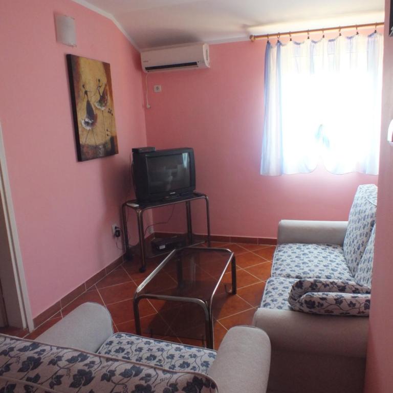 Apartments Trsteno 1 - Standard One-Bedroom Apartment - 6