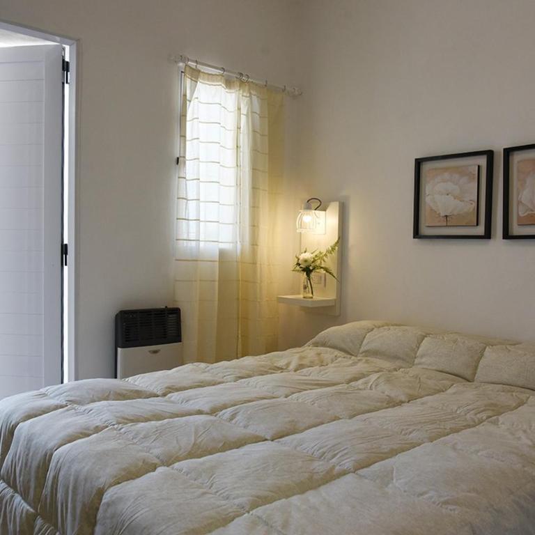 Altos Yrigoyen Hotel - Large Single Room - 2