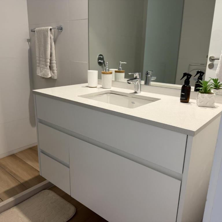 Depto Barbi - Depto Zona Guemes Edificio Maires Urbano Para 4 PAX - Hola Sur - Apartamento de 2 dormitorios - 11