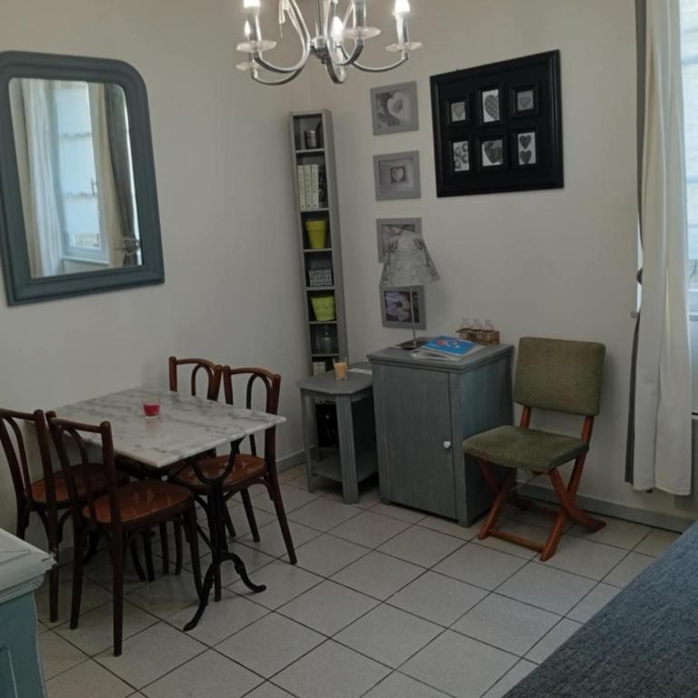 Le Desceliers - entre port, plage et centre ville - Appartement 2 Chambres - 14