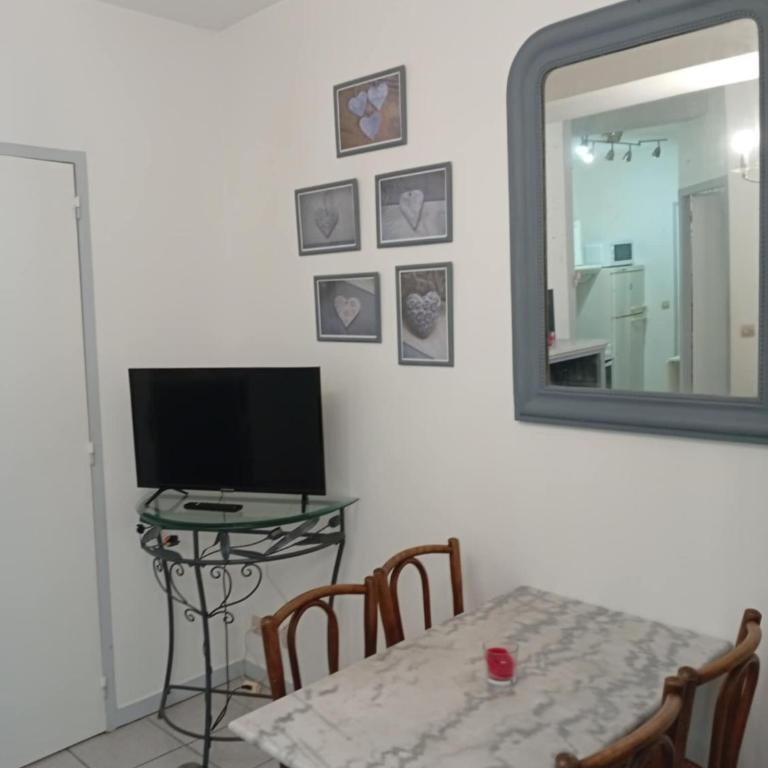 Le Desceliers - entre port, plage et centre ville - Appartement 2 Chambres - 27
