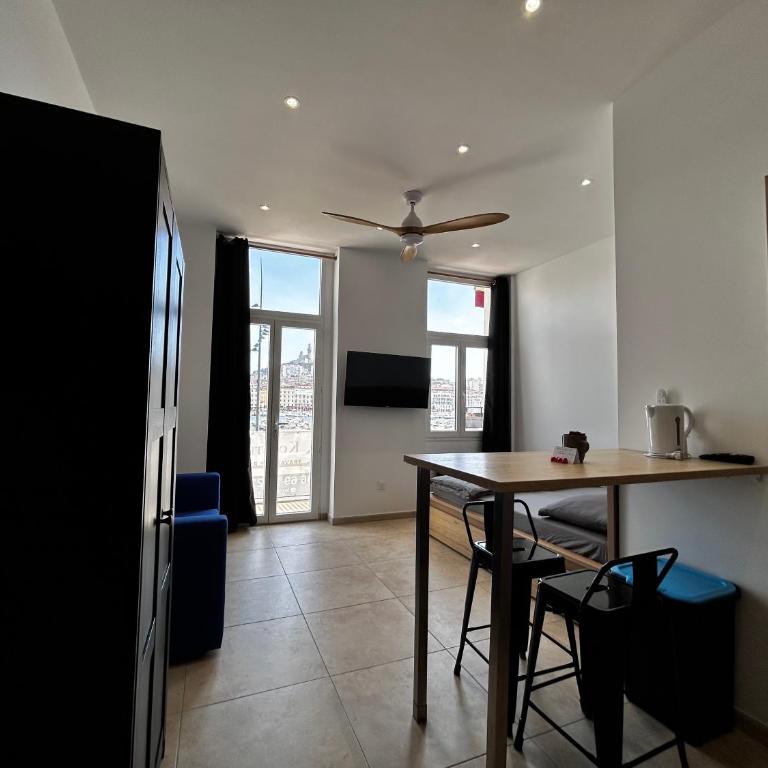 Appartement vue imprenable Vieux-Port et Notre Dame - Studio - Vue sur Mer - 1