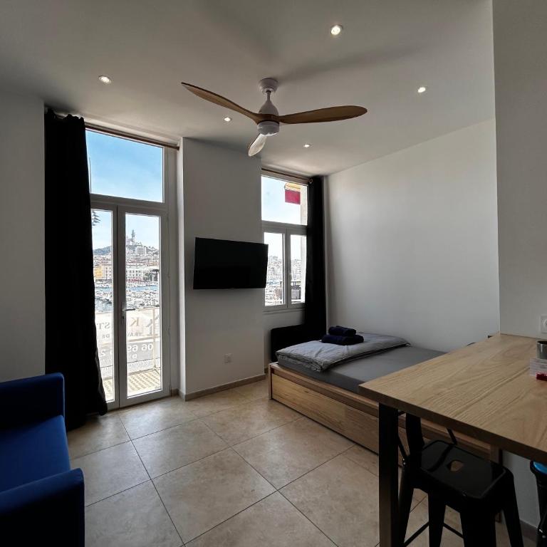 Appartement vue imprenable Vieux-Port et Notre Dame - Studio - Vue sur Mer - 4