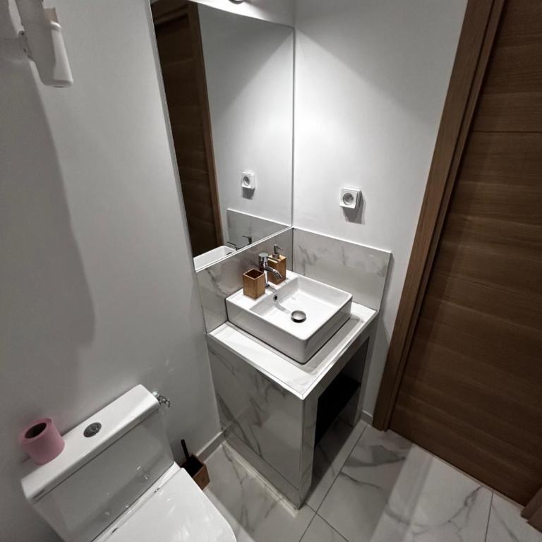 Appartement vue imprenable Vieux-Port et Notre Dame - Studio - Vue sur Mer - 7