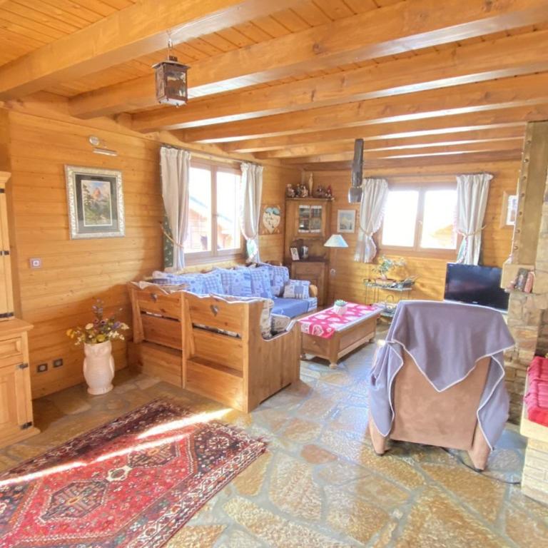 Chalet 6 pers. avec cheminée, jardin, WiFi à 300m des pistes - Arâches-la-Frasse - FR-1-572-28 - Chalet - 2