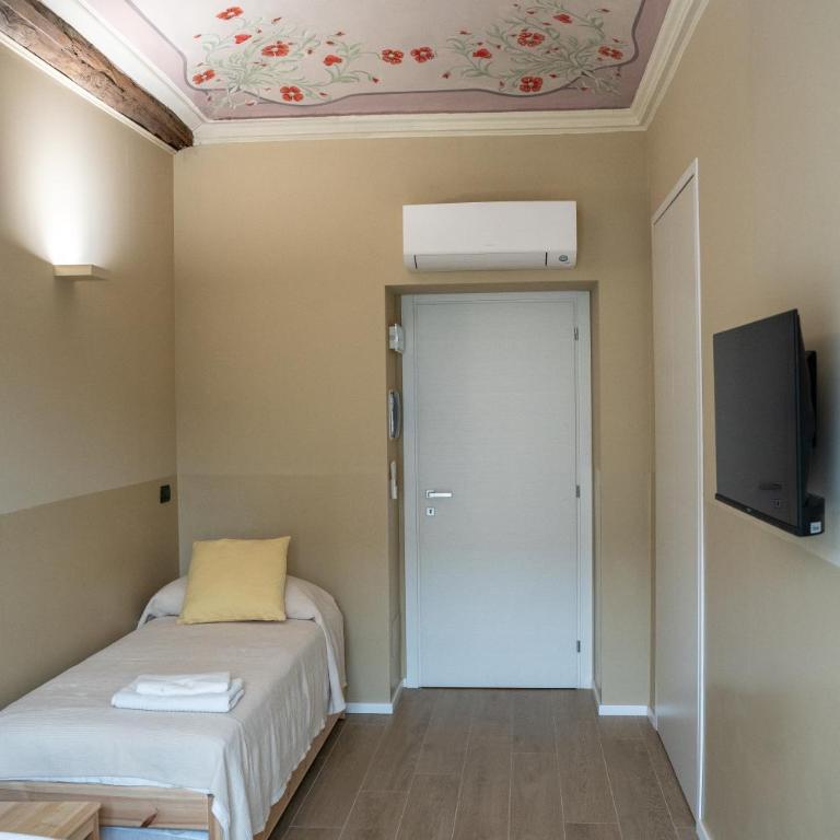 Top Rooms Torino - Double or Twin Room with Private Bathroom - 5