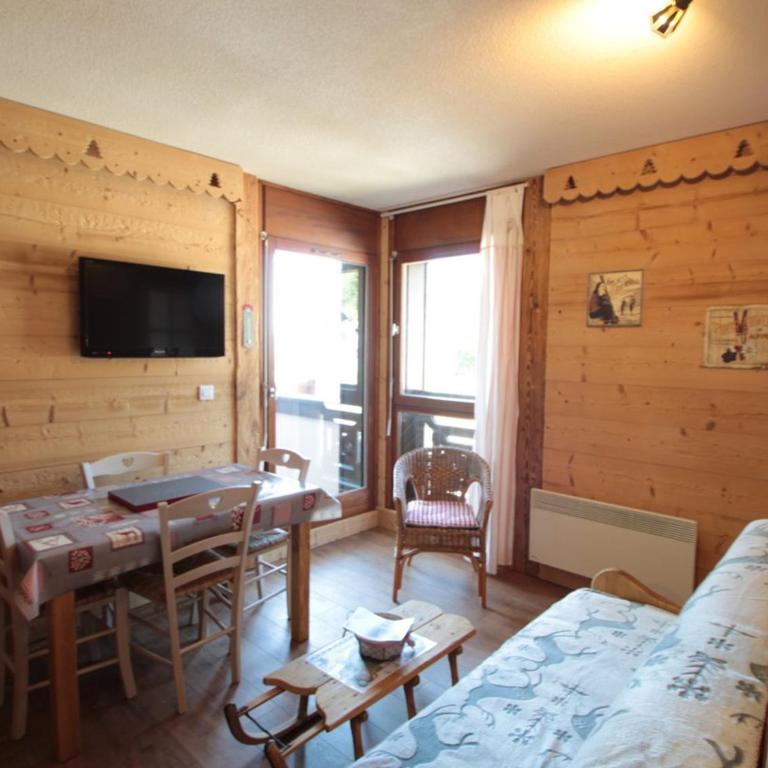 Appartement cosy 4 pers au pied des pistes avec parking, balcon, lave-vaisselle et services additionnels - FR-1-572-87 - Apartment - 1