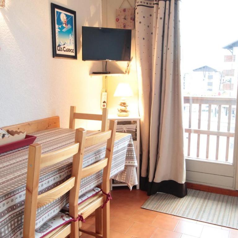 Studio chaleureux 4 pers, centre village, proche pistes et commerces, balcon sud-ouest - FR-1-572-105 - Estudio - 1