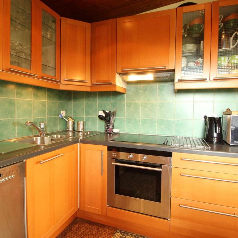 Chalet 5 ch, 11 pers, terrasse sud, Les Carroz - FR-1-572-115 - Chalet - 3