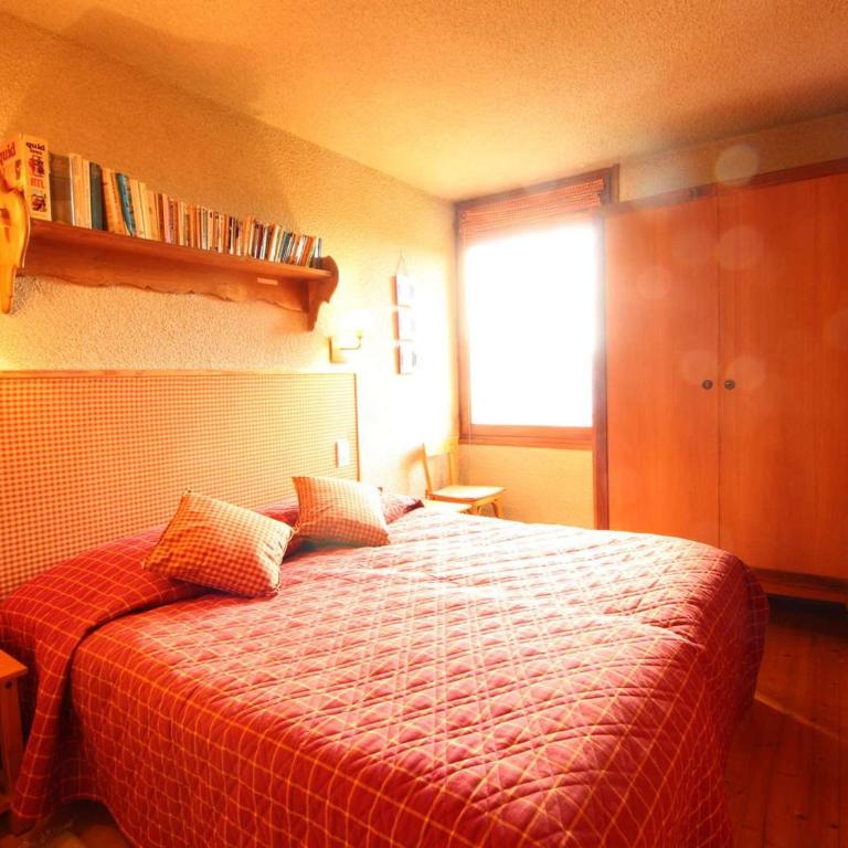 Chalet 5 ch, 11 pers, terrasse sud, Les Carroz - FR-1-572-115 - Chalet - 8