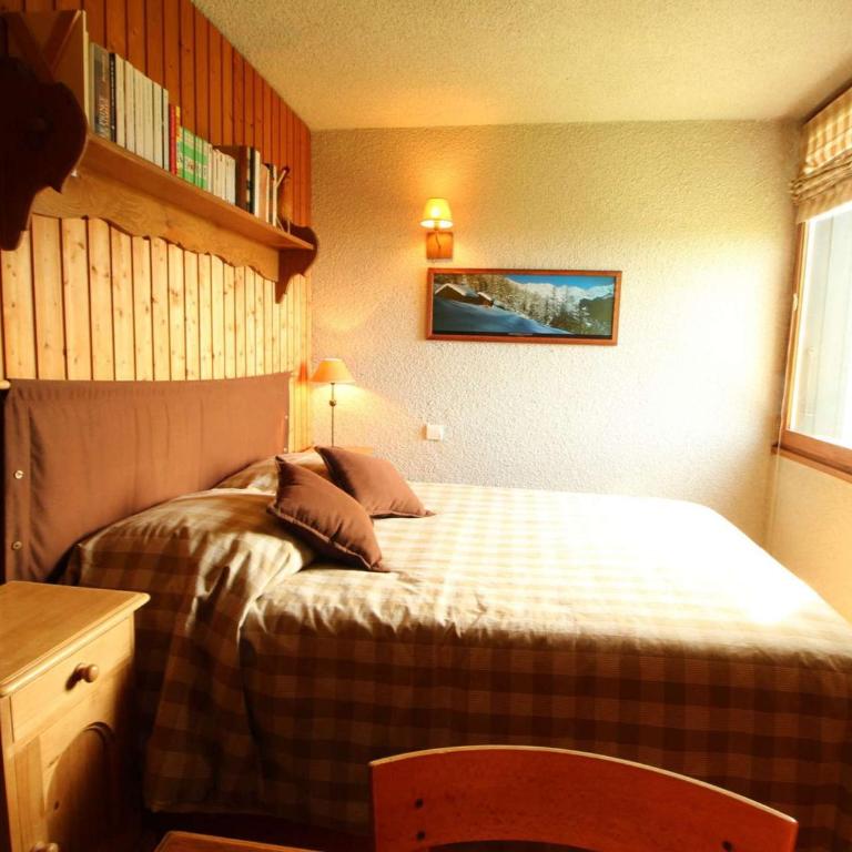 Chalet 5 ch, 11 pers, terrasse sud, Les Carroz - FR-1-572-115 - Chalet - 13